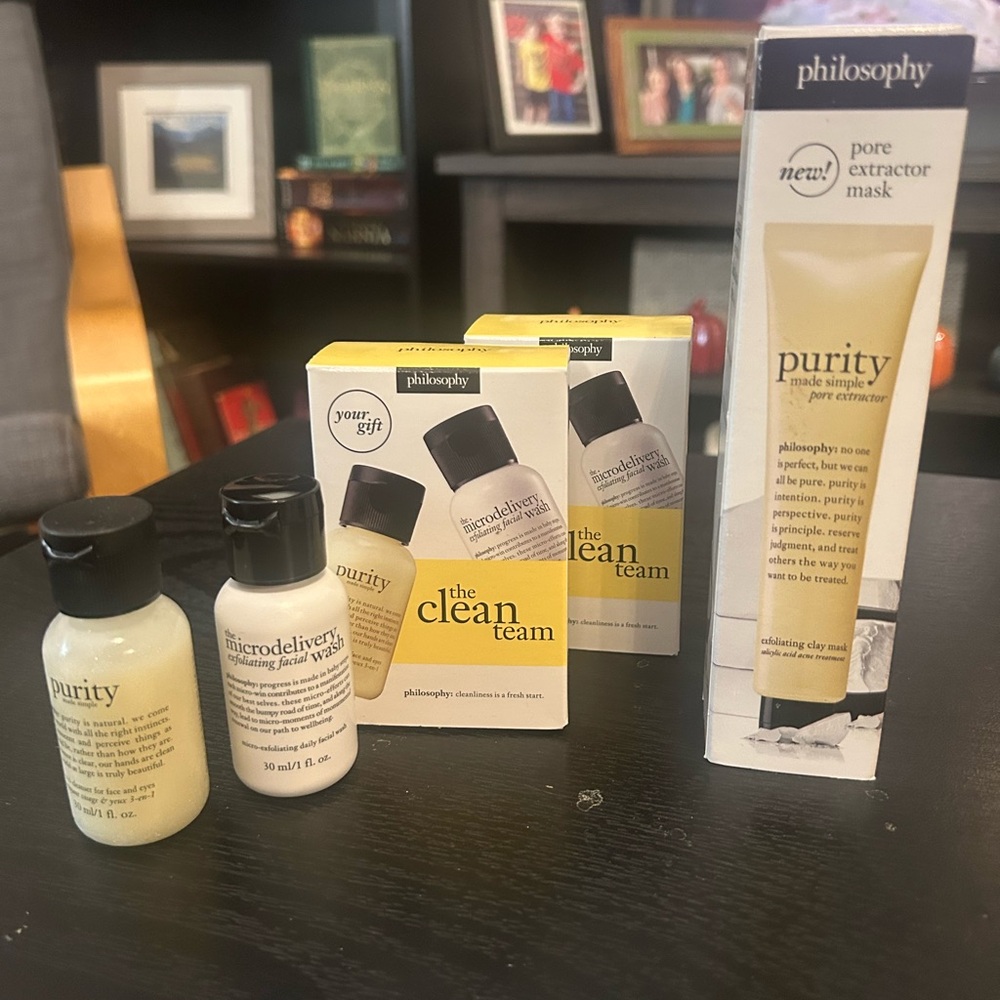 Philosophy Pore Extractor with 2 1 oz cleanser and 2       1 Oz exfoliate.